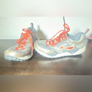 Womens Brooks Cascadia Trail Running Shoes Color: Gray